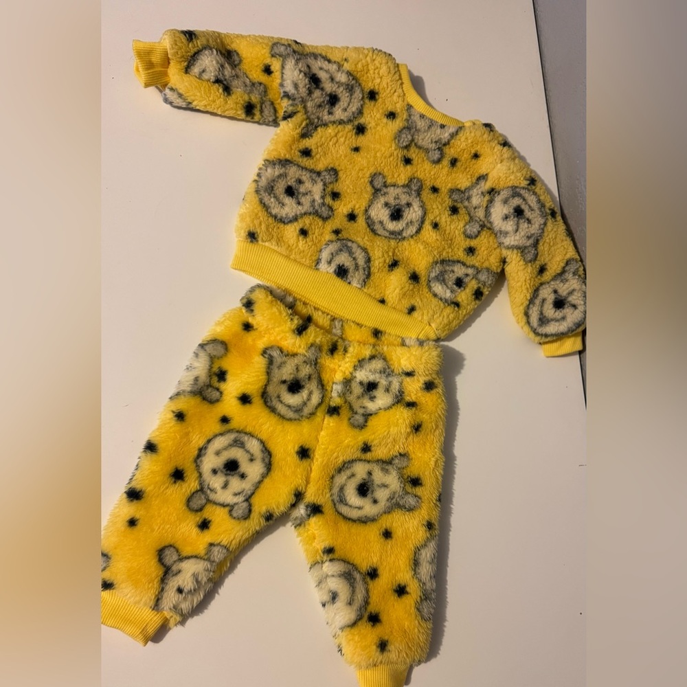 Disney Baby Winnie the Pooh Fuzzy Outfit